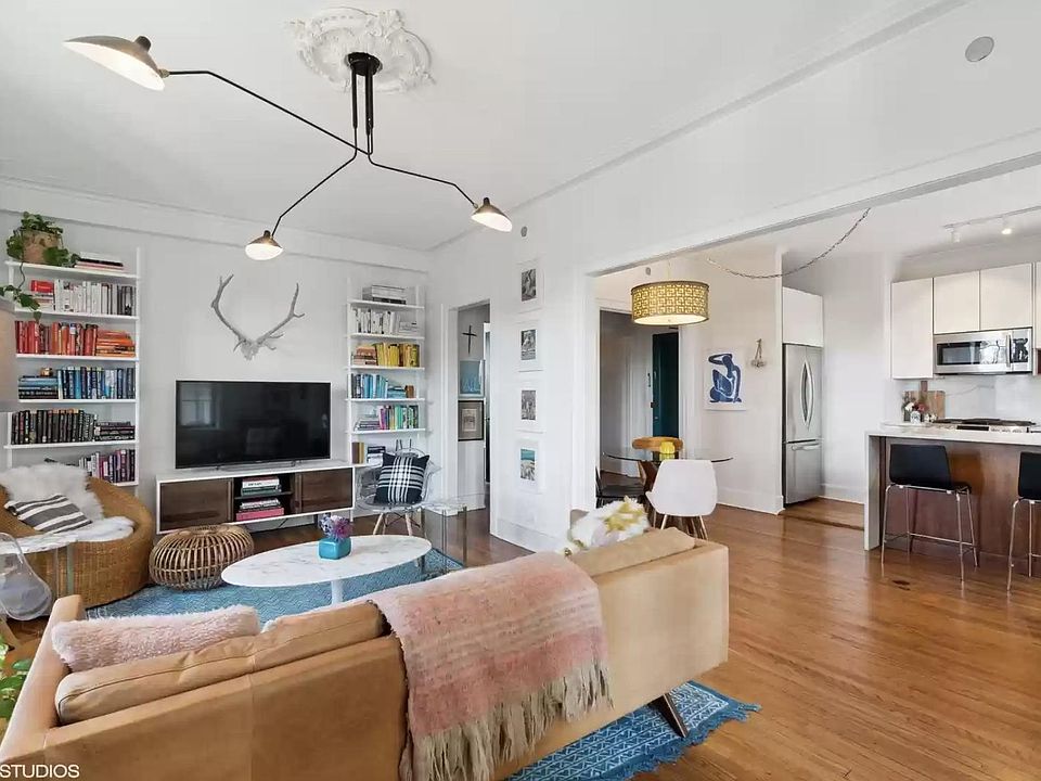 living room, eating nook, kitchen