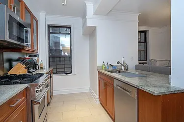 Rented by Rita S Citrin, LREB