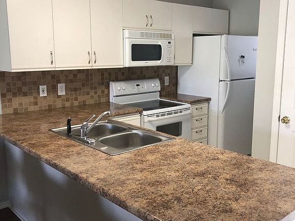 4th image of 34 Golfshores Dr APT 16