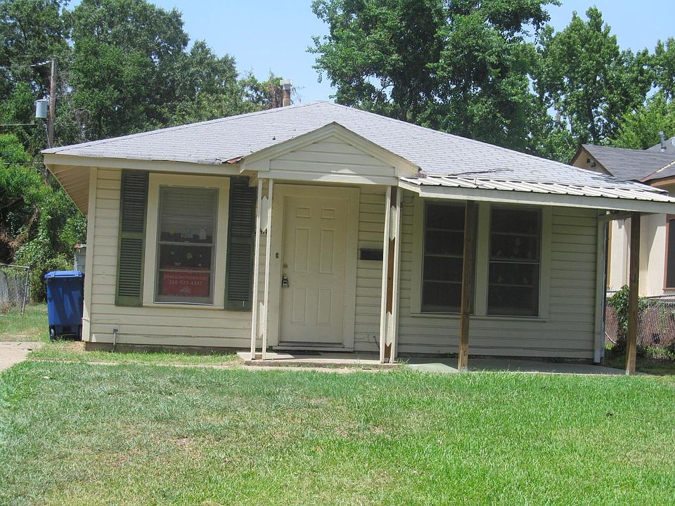Front view of the home