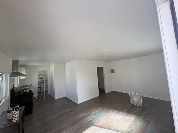 230 Acacia Ave #B, Manteca, CA 95336