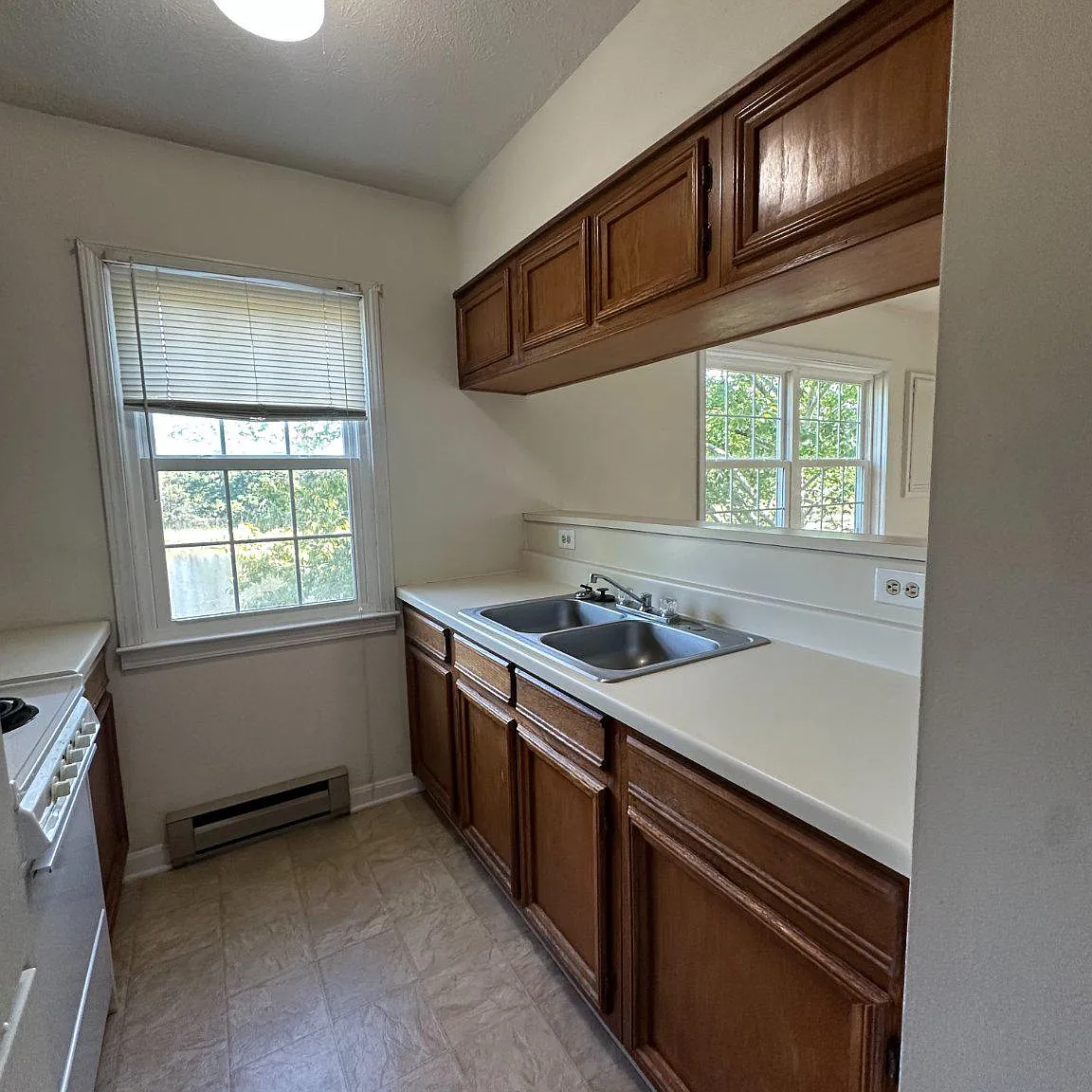 1 bed, 1.0 bath, 650 sqft, $1,200 — Photo 4