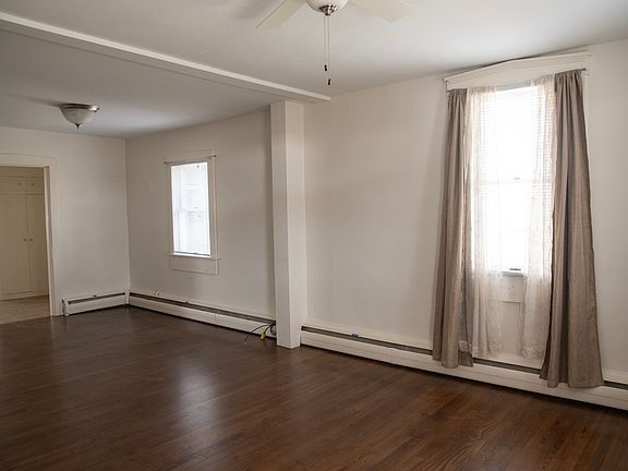 4th image of 1366 Lititz Rd