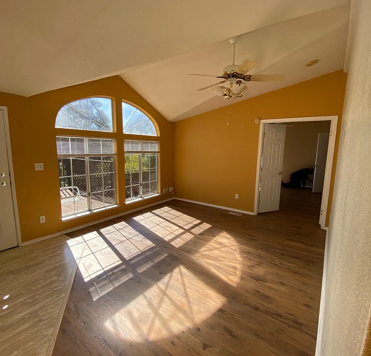 3 bed, 2249 sqft, $4,200 — Photo 1