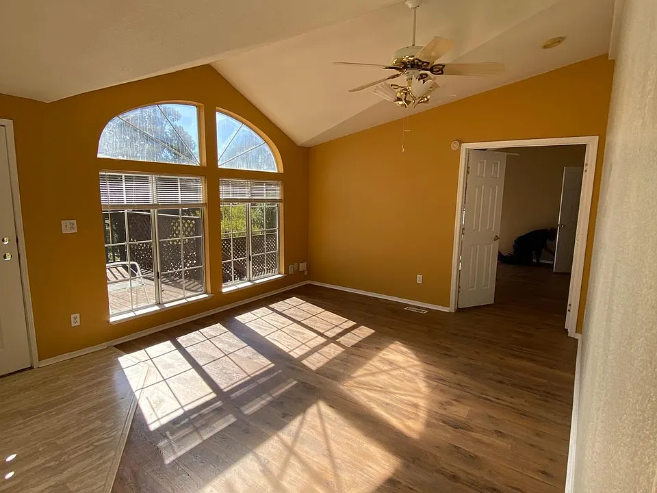 23 McCormick Rd