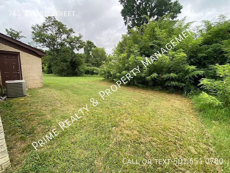 715 Smart St — Photo 2