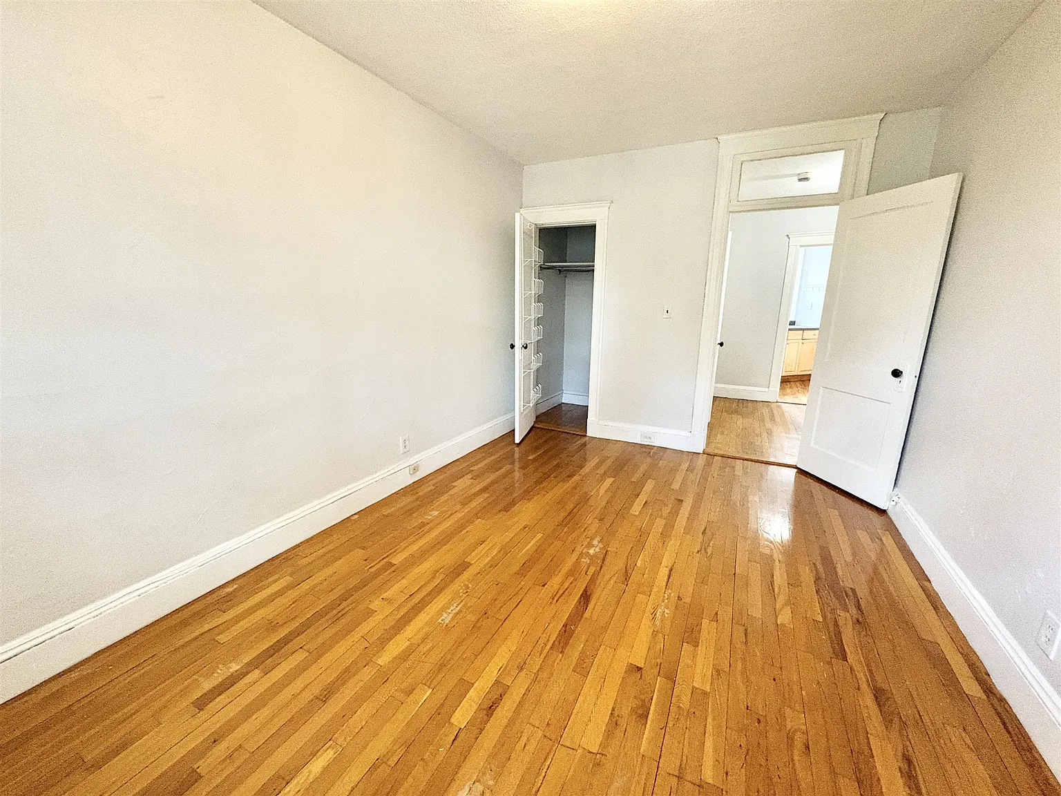1 bed, 500 sqft, $2,400 — Photo 4