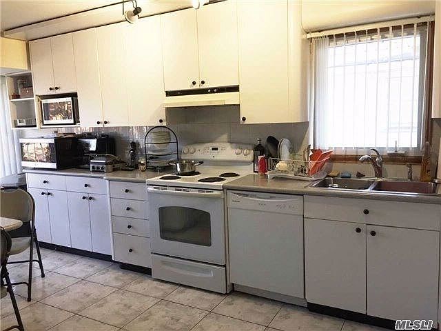 2nd image of 500 Golf Ct