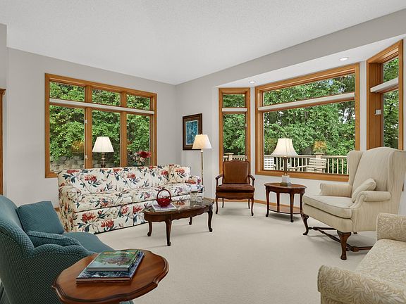 3rd image of 7081 Crowne Oak Rd