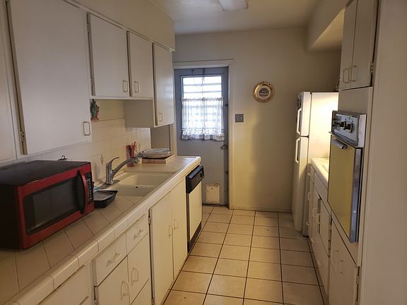 4th image of 6407 E Oak St