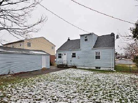 2nd image of 3821 Hahn Ave
