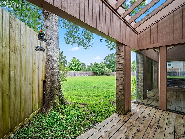 12 Hallmark Dr — Photo 21