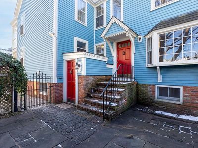 7 Cozzens Ct, Newport, RI, 02840