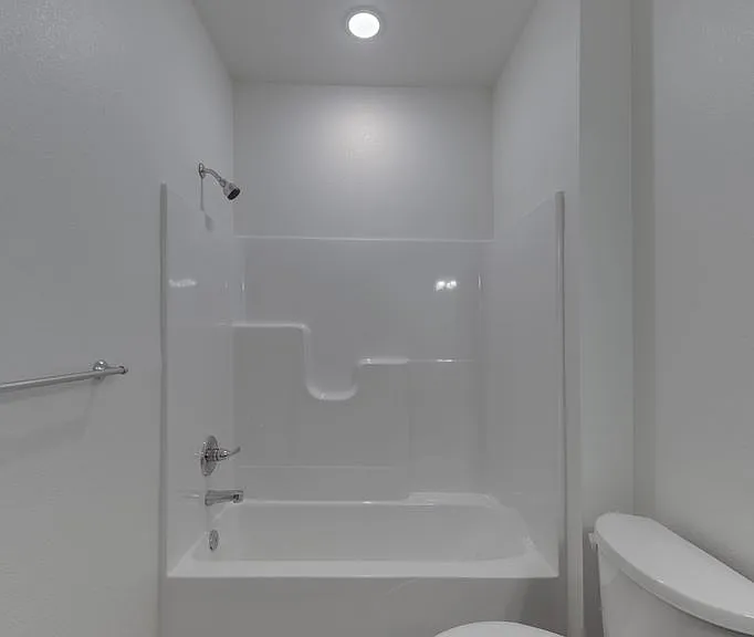 Liberty Gardens Apartments — Photo 36