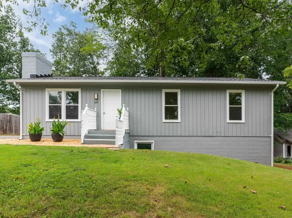 529 Jester Ln, Charlottesville, VA 22911