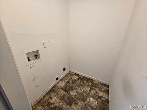 5th image of 2300 Plum St