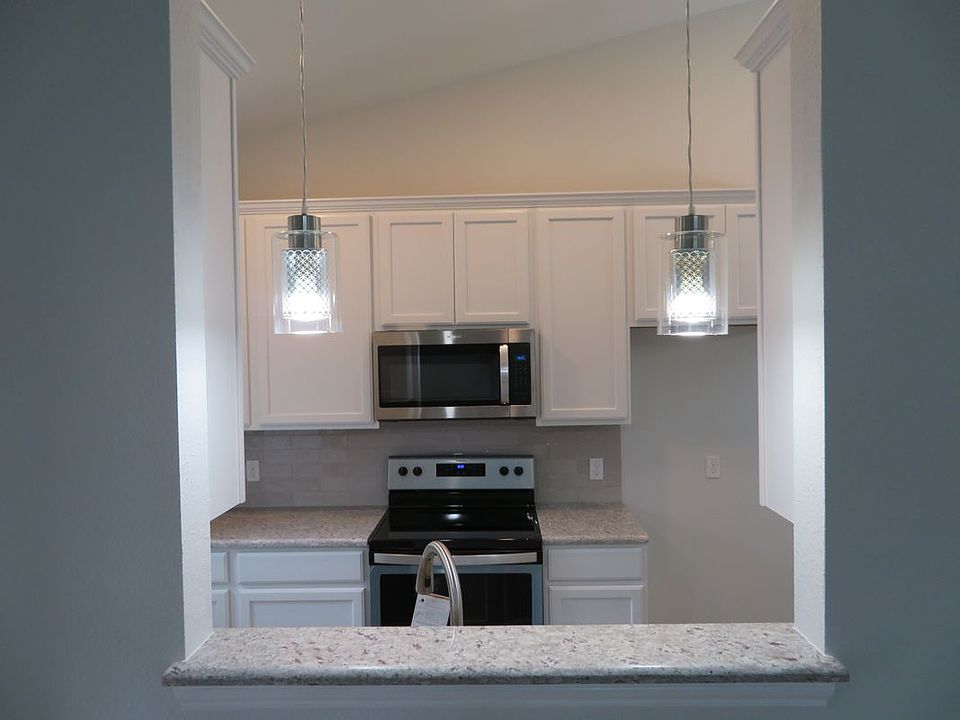 1st image of 2709 Stratford Ct