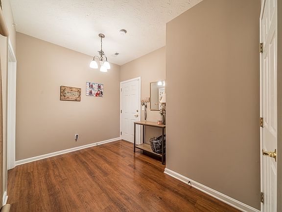 2nd image of 1158 Periwinkle Dr