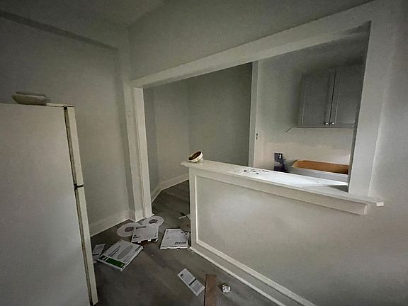 5th image of 824 N West St APT 2