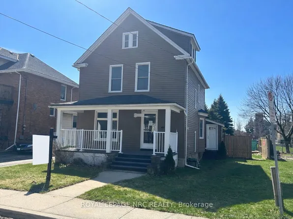 4878 Stamford St, Niagara Falls, ON L2E 1M1