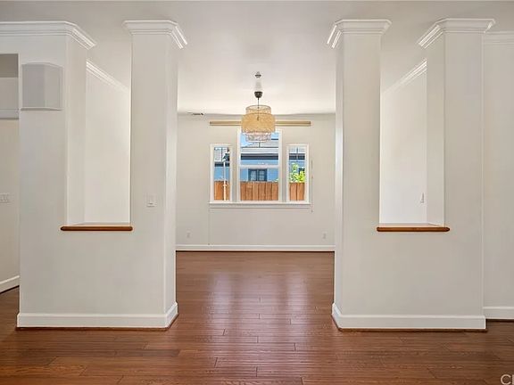 4th image of 720 Islay St