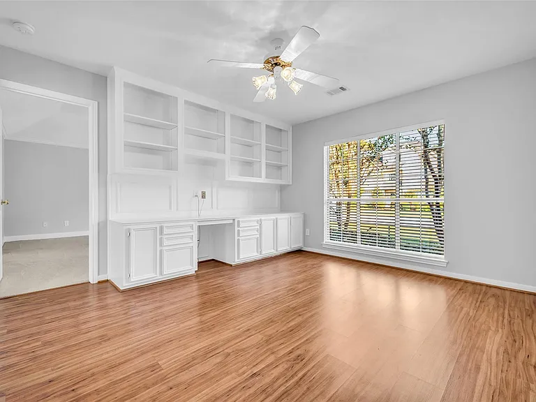 3827 Bratton St — Photo 25