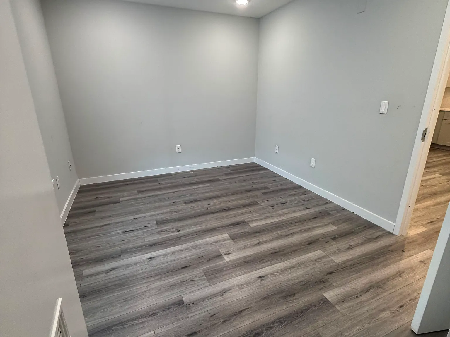 1 bed, $1,636 — Photo 2