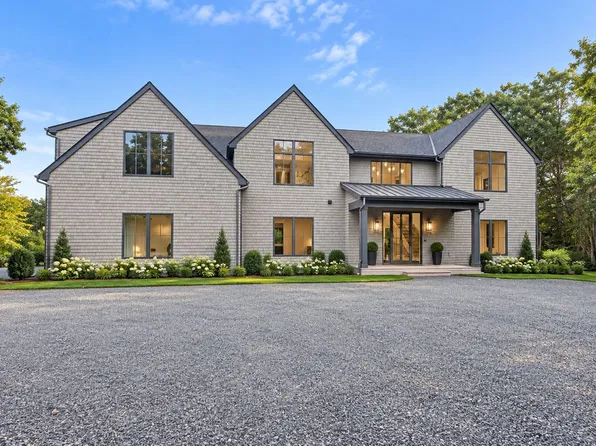 190A S Country Rd, Remsenburg, NY 11960