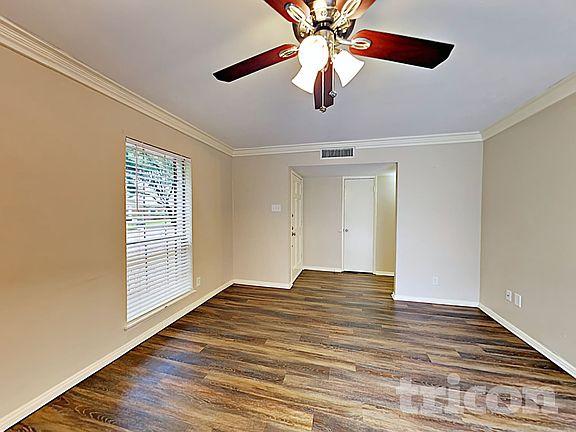 4th image of 2725 Branch Oaks Dr
