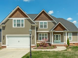 7725 Peppertree Dr, Ooltewah, TN 37363