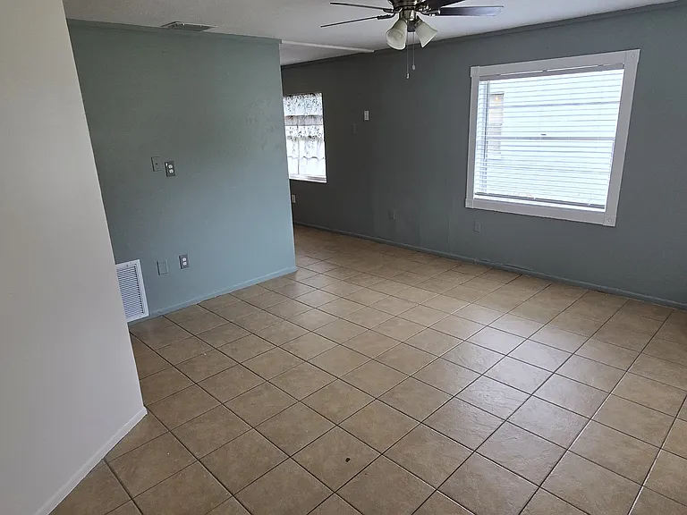 5001 W 22nd St — Photo 15