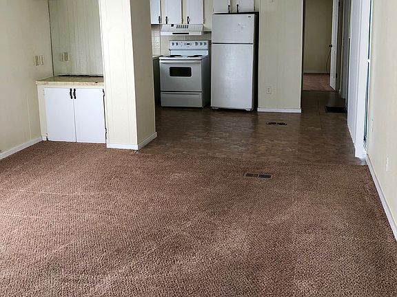 5th image of 4710 Dunkeld Ave