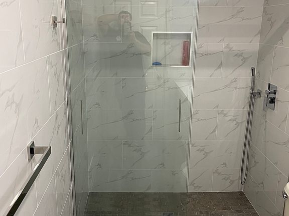4th image of 7249 Warwick Dr