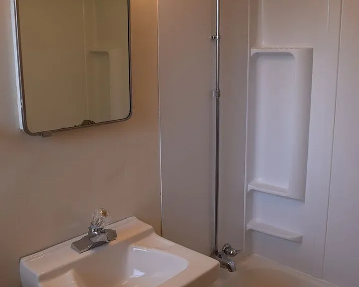 312 W Clark St — Photo 10