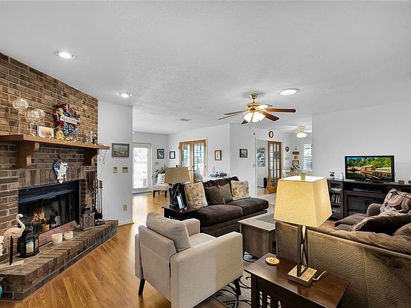 4th image of 2045 SE 32ND STREET