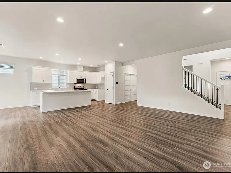9960 Merrick St SE — Photo 9