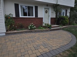 16 Kenneth Ave, Old Bridge, NJ 08857