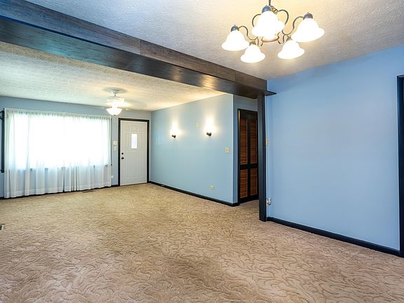 4th image of 1729 Arlington Blvd