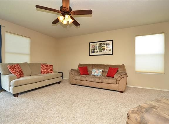 4th image of 204 Oaklawn Dr