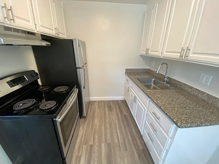 Mosaic Apartments — Photo 2