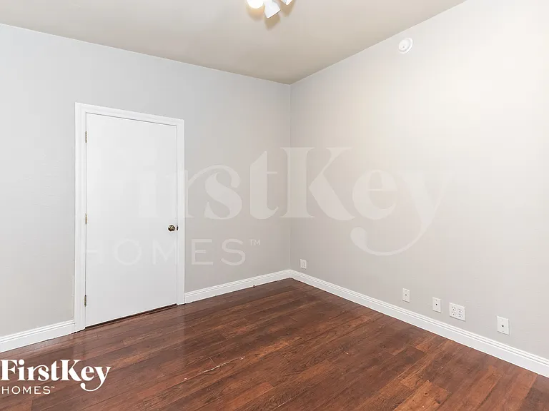 1692 S Capistrano Ave — Photo 11