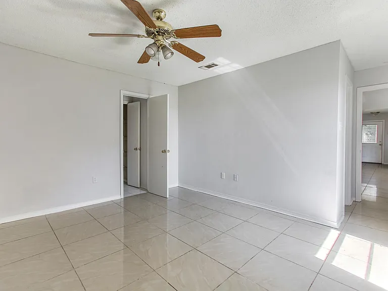 4136 Lac Street Pierre Dr — Photo 13