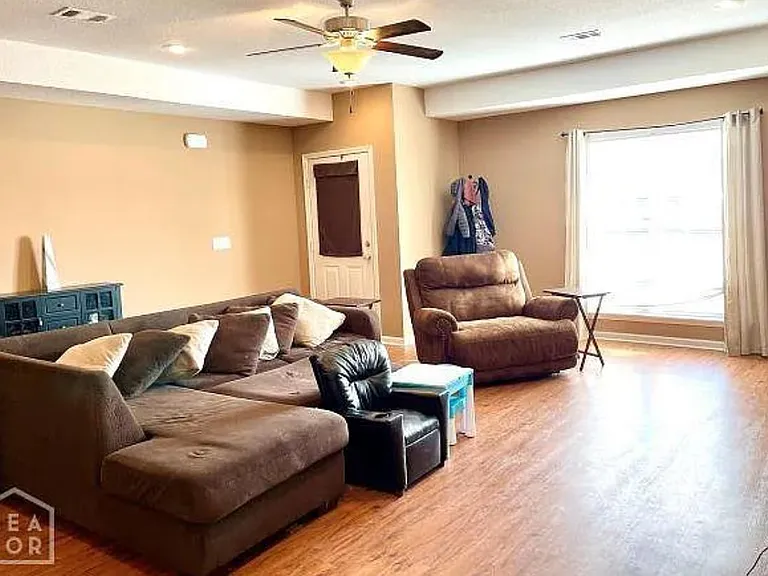 2567 Chad Dr — Photo 6