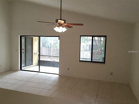 3rd image of 137 Cooper Ct