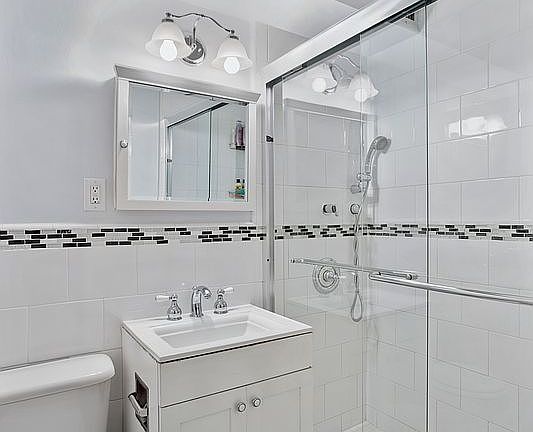 5th image of 32 Gramercy Park S APT 8H
