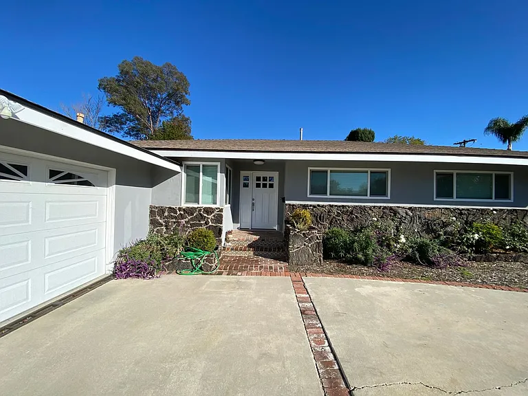 5900 Cahill Ave — Photo 35