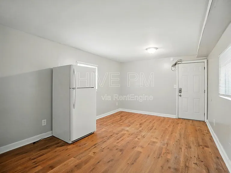 39 Wuest St #5 — Photo 4