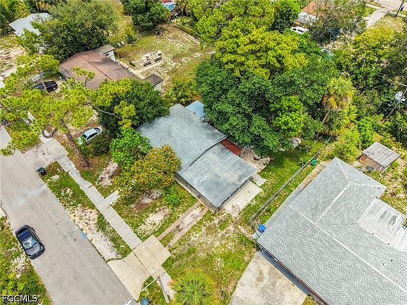 3rd image of 2351 Dora St