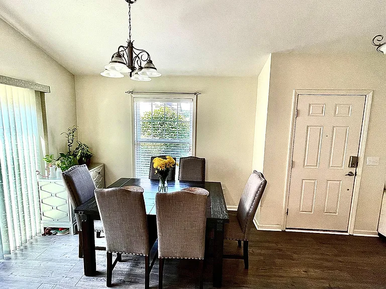 3524 Durham Ln — Photo 6