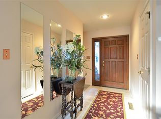 1726 Woodland Dr, Elkhart, IN 46514